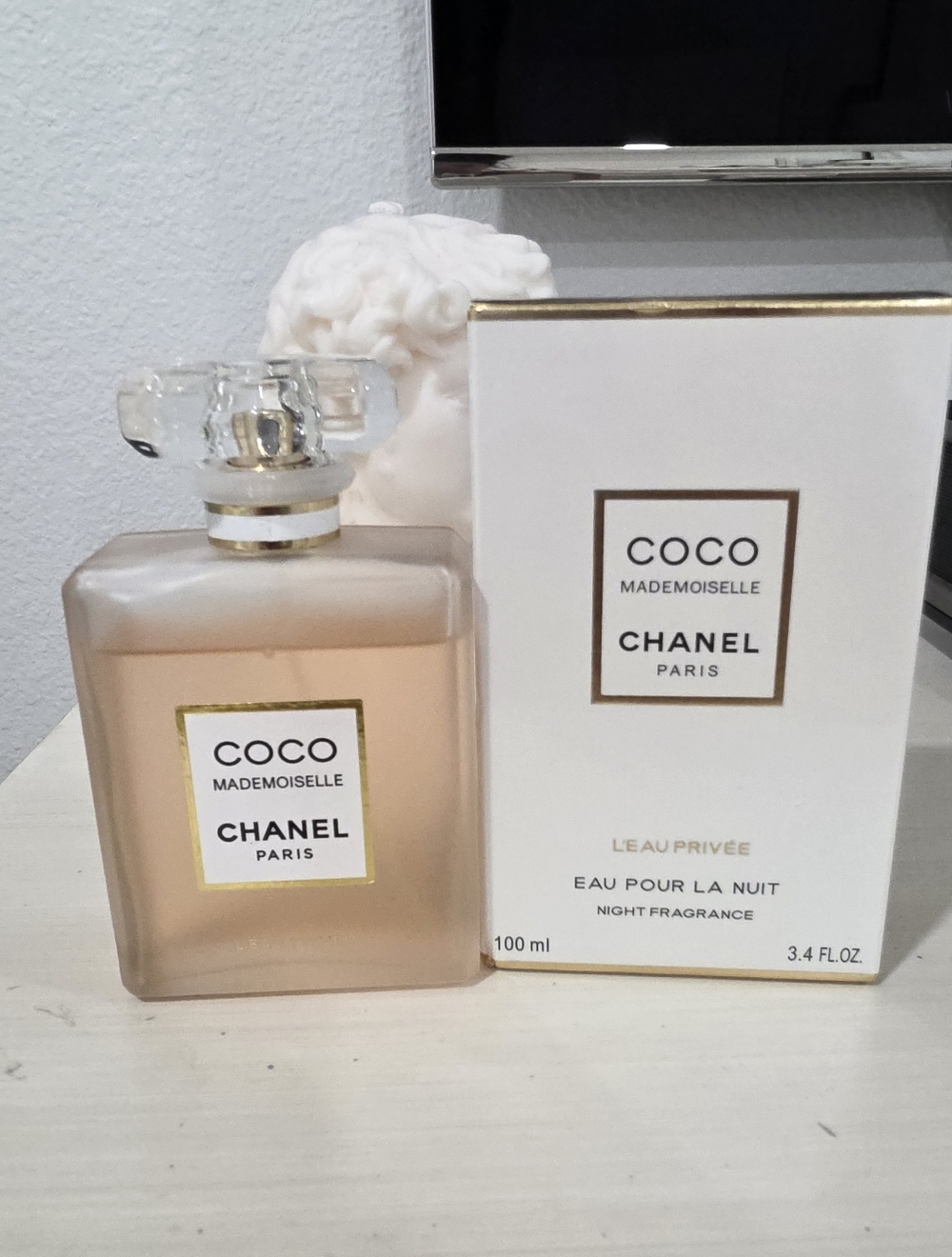 CHANEL Coco Mademoiselle Eau de Parfum - Peach and Gold Accents